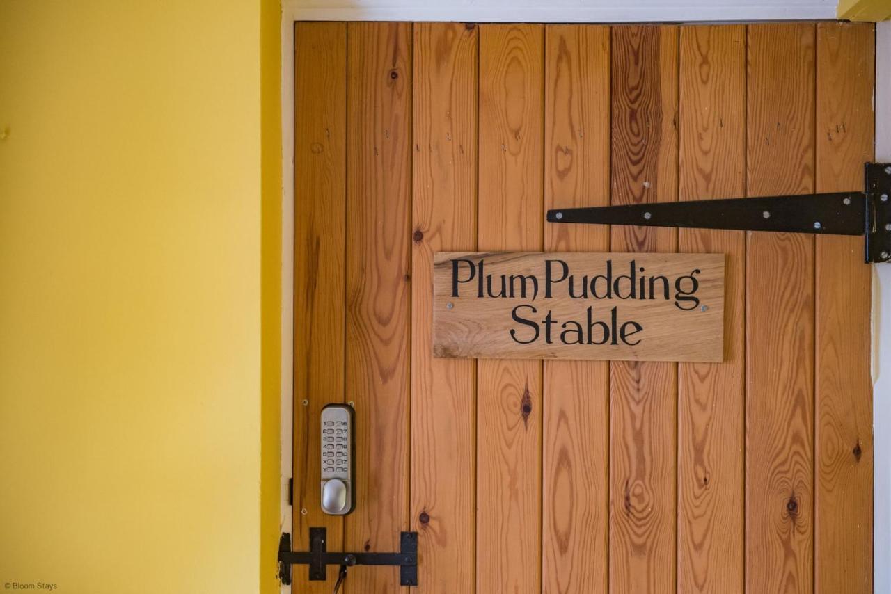 Plum Pudding Stables By Bloom Stays ฟาเวอร์แชม ภายนอก รูปภาพ